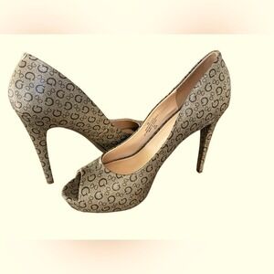 NWOB-Guess WGRosalie Stiletto Heels‎ - Size 9 right left 9.5